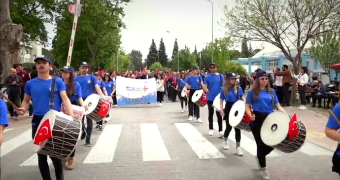 Okuduğu üniversite ve bölümü kendi çektiği fotoğraf/video ile anlatan 3 kişiye 100'er TL Trendyol çeki hediye📚!