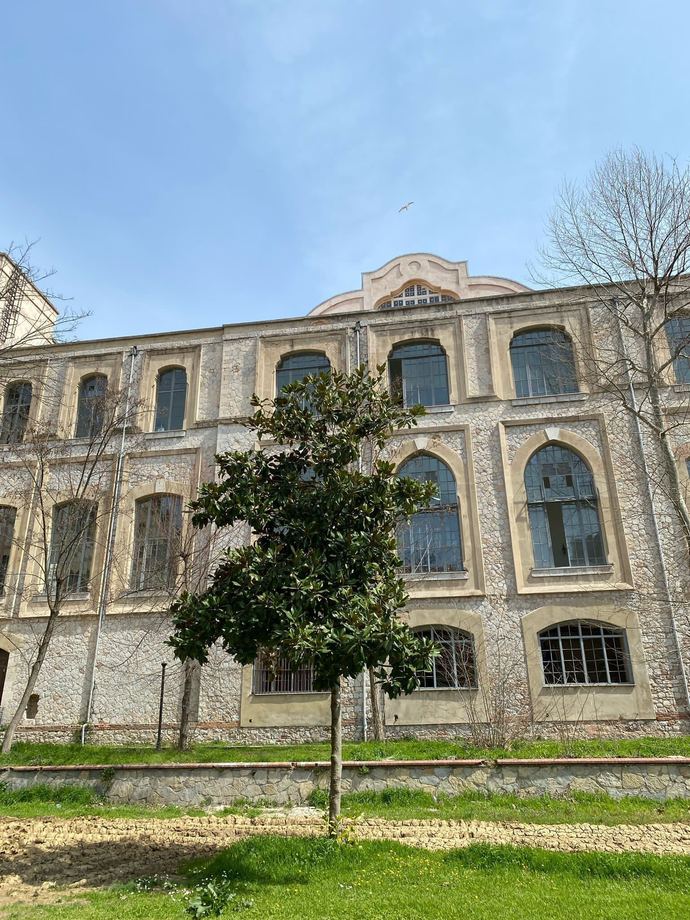Okuduğu üniversite ve bölümü kendi çektiği fotoğraf/video ile anlatan 3 kişiye 100'er TL Trendyol çeki hediye📚!