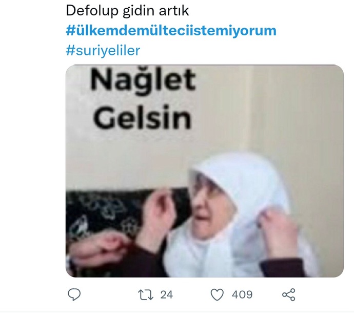 Bebek sahilinde açık alanda cinsel ilişkiye ve denize çıplak giriyorlar! Yorumunuz nedir?