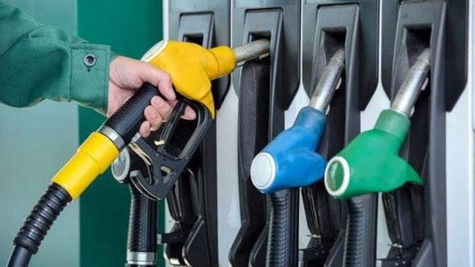 Benzinin litre fiyatı bu geceki zamla 26 lirayı, motorinin fiyatı ise 25,50 lirayı geçecek! Zamlar ne zaman duracak?