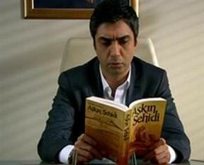 Kurtlar Vadisi gibi dizi ve filmlerde karakterin elinde gördüğünüz kitabı alıp okudunuz mu?