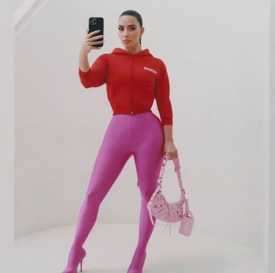 Kırmızı ve pembe renk kombinasyonu havalı mı?