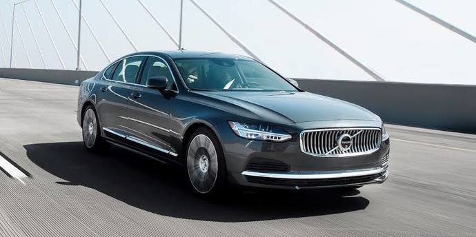 Görselini en iyi ifade eden kısa notunu buraya ekleyebilirsin.. Bence suv daha konforludur ama sedan sevenler için farklı olabilir