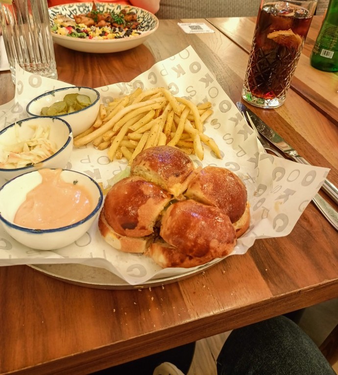 Tekrar tekrar yemekten bıkmadığınız yemek var mı?