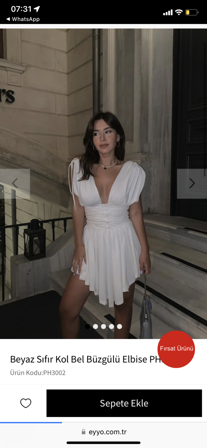 Üniversite mezuniyeti için hangi elbise daha iyi?
