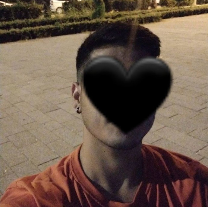 Küpe takan erkekleri çekici buluyor musunuz?