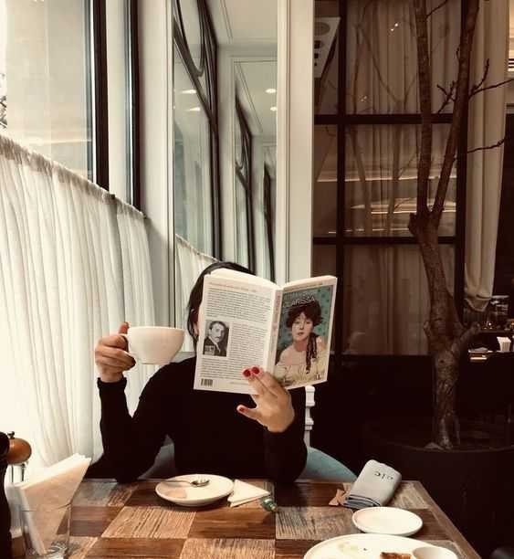 Kafede kitap okunur mu?