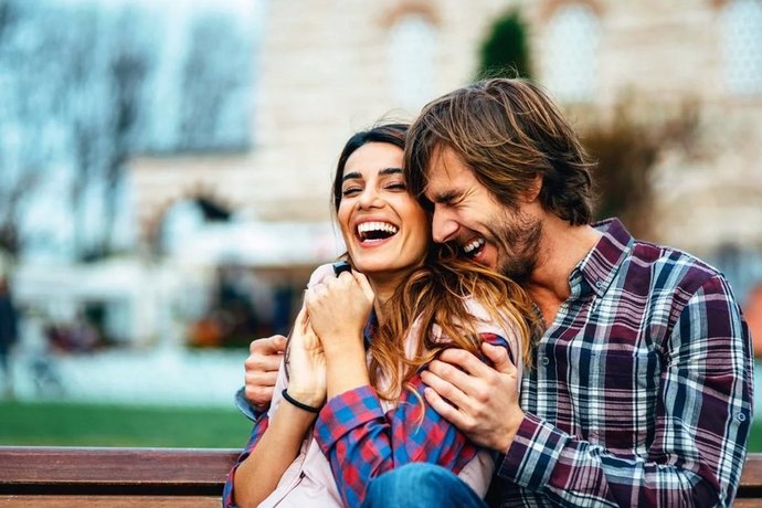 Kadınların sürekli ilgi istemeleri doyumsuz olduğunun bir kanıtı mıdır?