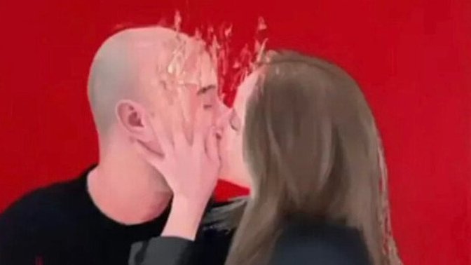 Anneniz birlikte yaşadığınız eve sevgilisiyle öpüşen tablosunu assa tepkiniz ne olur?