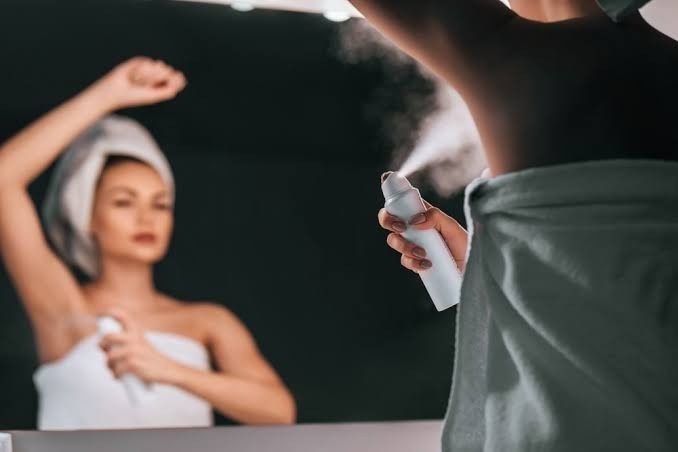 Hangi ortamlarda elinize deodorant alıp dağıtasınız geliyor?