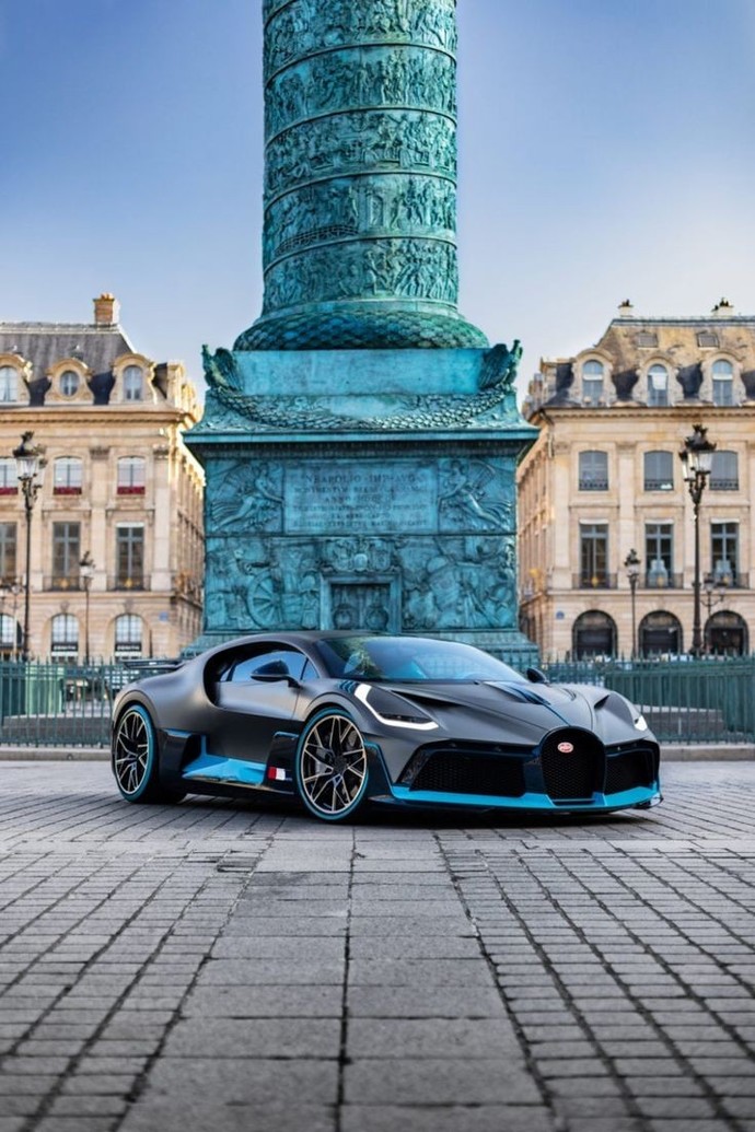 Araban Bugatti ama rengini beğenmeyenler oluyor, ne cevap verirsin?