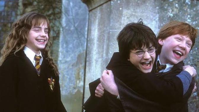 Netflix'den kaldırılan Harry Potter serisi tekrar kütüphaneye eklendi! Kararlılıkta Netflix gibi misiniz?