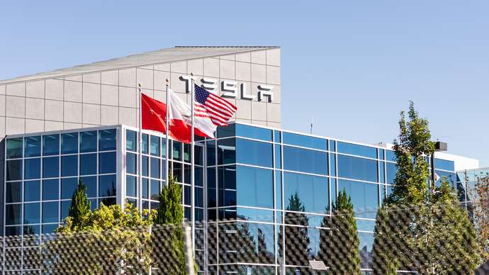 Tesla, uzaktan çalışmayı durdurdu: Ofise gelmezseniz istifa ettiğinizi varsayarız! Sizce uzaktan çalışmak mı, ofisten çalışmak mı?