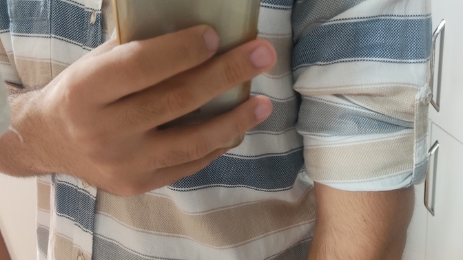 Gömleğin kolunu böyle katladım yakışmış mı sizce?