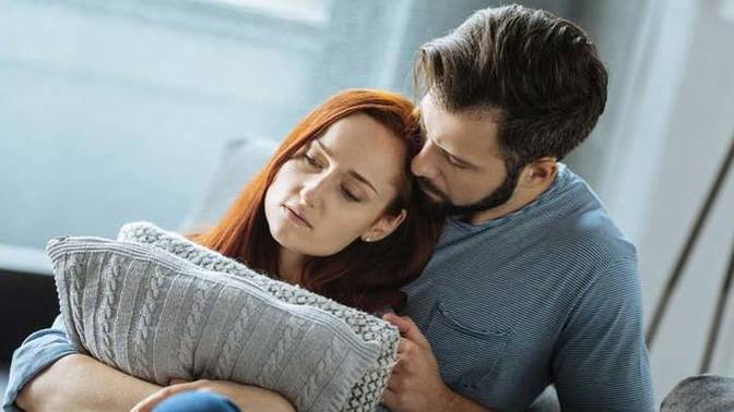 Sevgiliniz gecenin bir vakti " Çok kötüyüm, yanıma gelebilir misin? " dese gider misiniz?