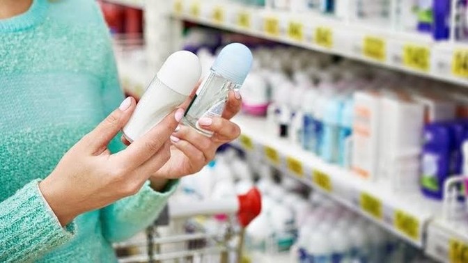 Sağlık açısından sprey deodorant mı yoksa roll on deodorant mı kullanırsınız?