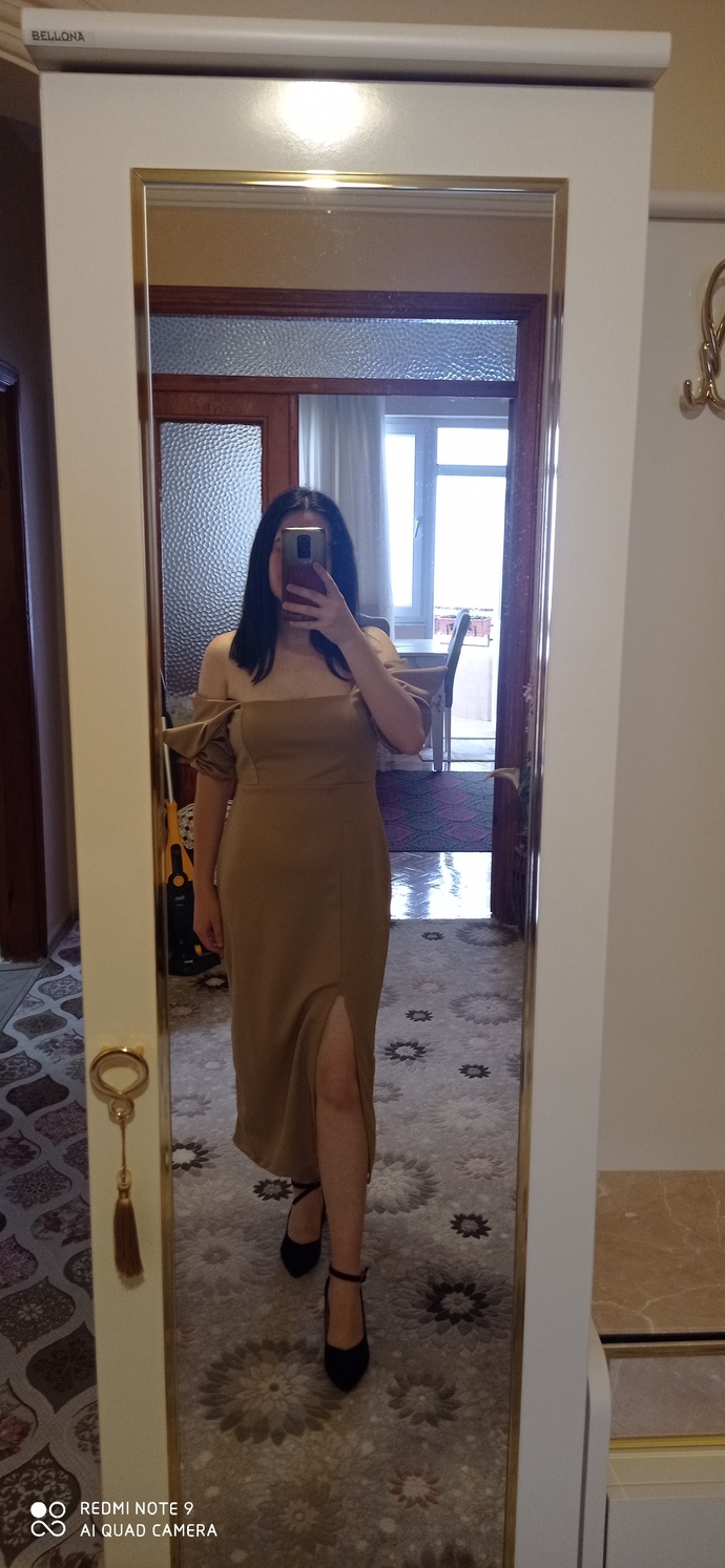 Kızlar, bu üstümdeki elbise güzel mi?