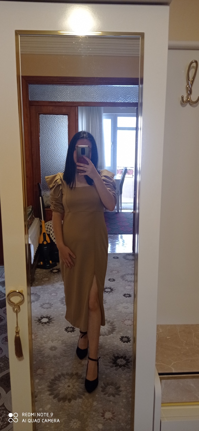 Kızlar, bu üstümdeki elbise güzel mi?