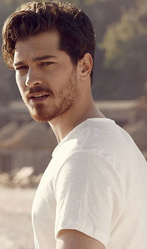 Bu çağatay ulusoy okadar mı çok yakışıklı?