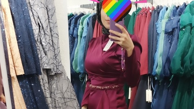 Elbisem aldım, güzel mi?