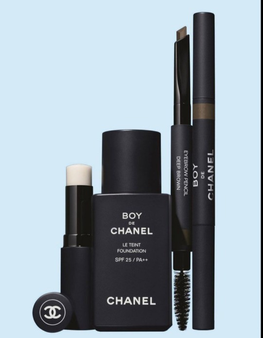 Chanel erkekler için makyaj ürünleri tasarladı, deneyecek misiniz?