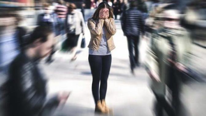 Sosyo fobi nedir? Çevrenizde sosyofobik birisi var mı?