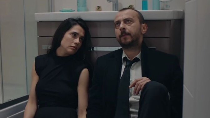 Aşksız hayatın tadı çıkar mı?