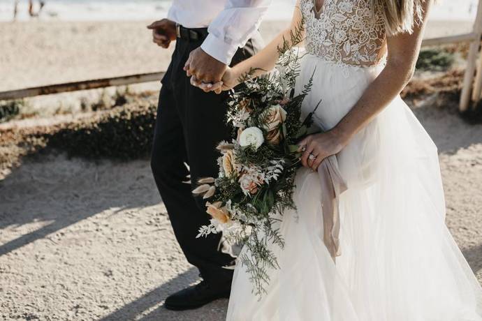 Sevgiliniz, Düğün yapmayalım, sadece nişan ve nikah olsun. derse ne dersiniz?