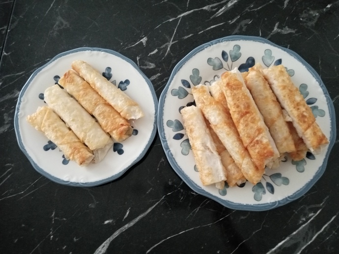 Soğuk baklava , sigara böreği, kurabiye yaptım kimler kola kapıp geliyor?