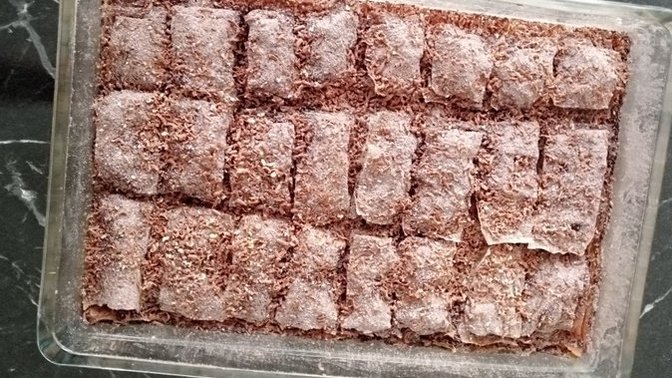 Soğuk baklava , sigara böreği, kurabiye yaptım kimler kola kapıp geliyor?