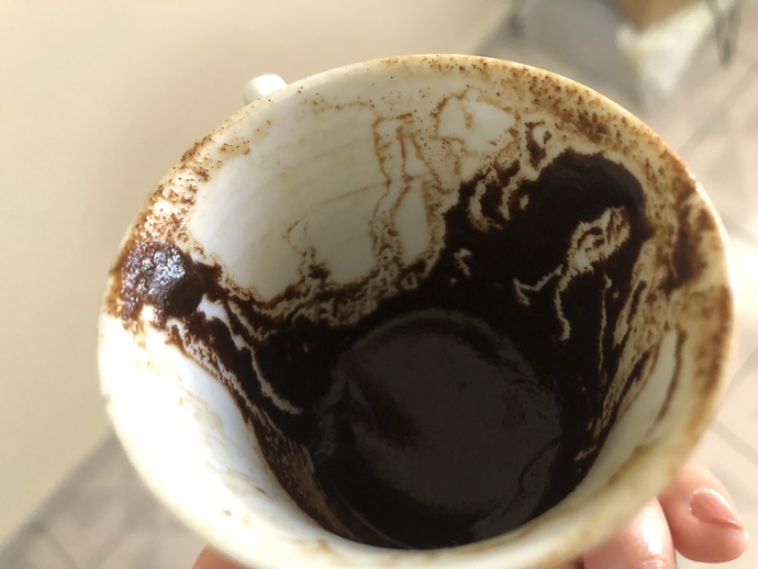Kahve falı yorumlayabilecek var mı 🤗?