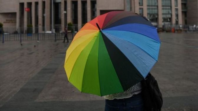 Rengarenk olan her şey artık lgbt olarak mı algılanıyor?