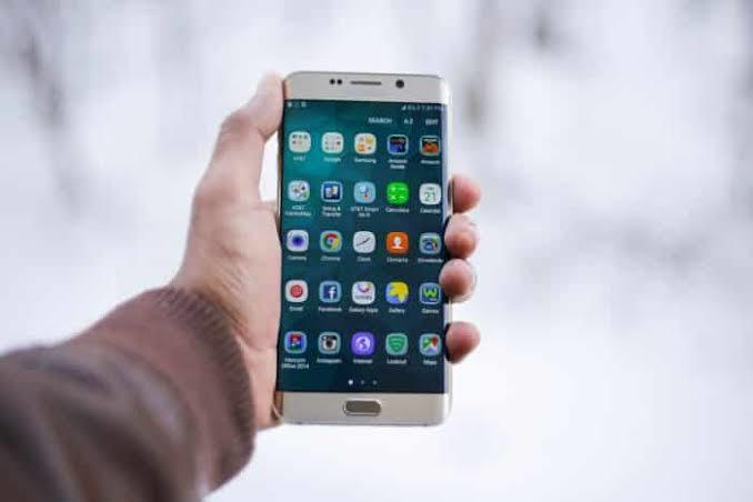 Yeni bir telefon aldığınızda ilk kontrol edeceğiniz özelliği ne olur?