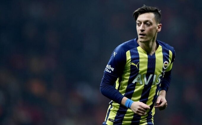 Mesut Özil Galatasaraya gelebilir! Bu transfer gerçekleşirse, GSye katkı sağlar mı sizce?