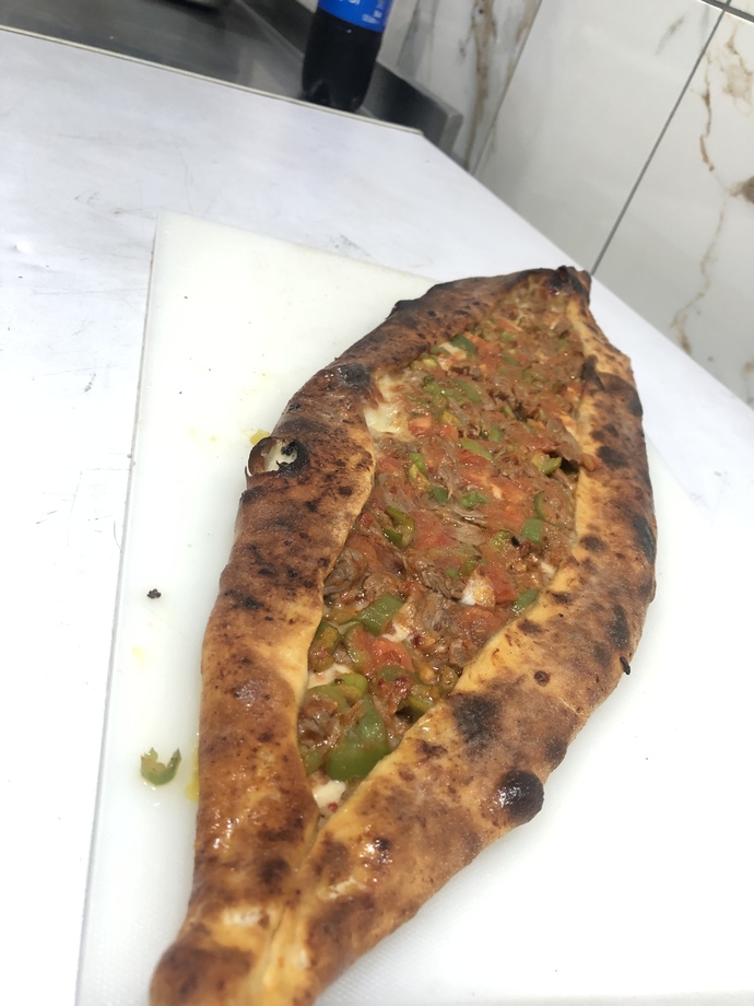 Bu saatte tek başına pide yenir mi?