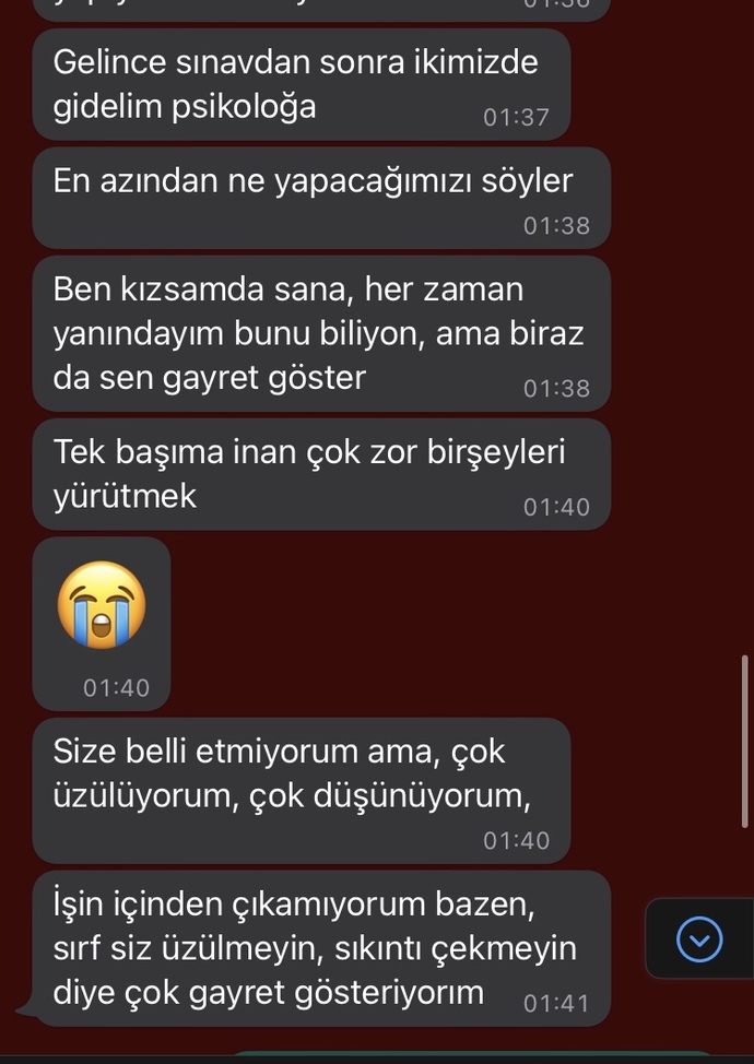 Annem böyle yazdı çok ağlıyorum üzülüyorum elimden hiçbir şey gelmiyor napacağım ben?