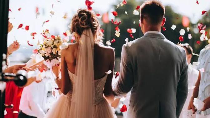 Tekrar dünyaya gelseydiniz eşinizle yine evlenir miydiniz?