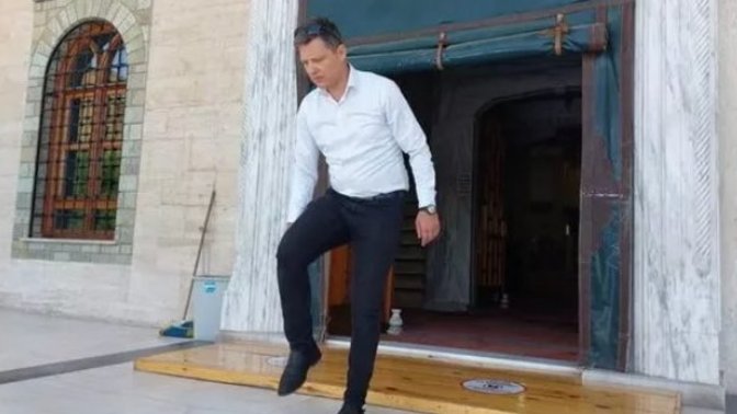 Namaza gidince işten çıkarıldı! Sizce namaz saatinde çalışanlar serbest olmalı mı?