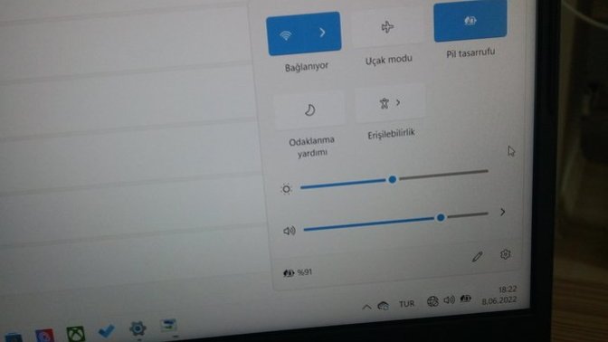 MSI laptop dakikalardır Wi-Fi'a bağlanamıyor ve bluetooth görmüyor. Nasıl düzeltebilirim?