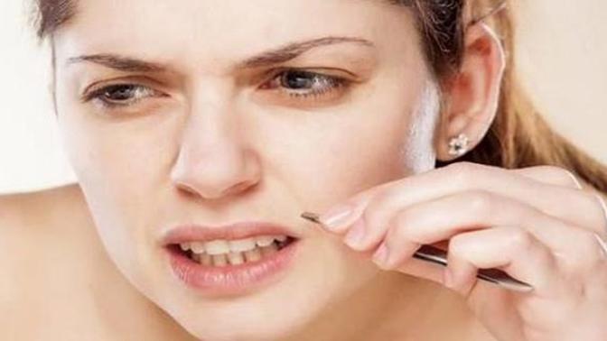 Dudak üstü tüyleri cımbızla almak olumsuz sonuçlar mı yaratır?