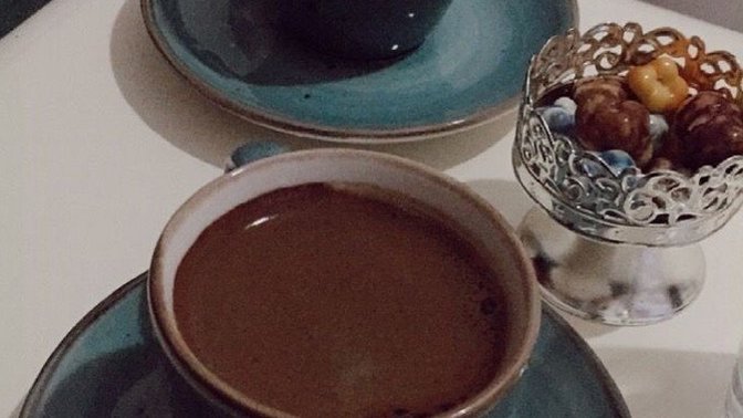 Kızlar, Kahve isteyen yokmu uykusunu almış kişiler nerde?