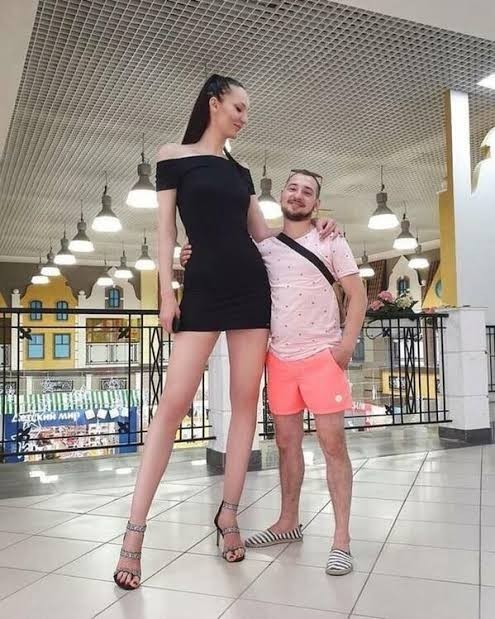 Kadın kendisinden kısa bir erkekle ya da erkek kendisinden uzun bir kadınla çıkabilir mi?