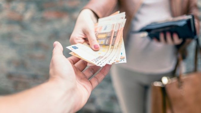 Sevgiliniz için kredi çekip borcunu öder miydiniz?