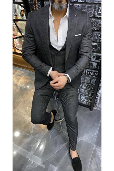 Hangi takım elbiseyi alsam? Hangisi daha iyi sizce?