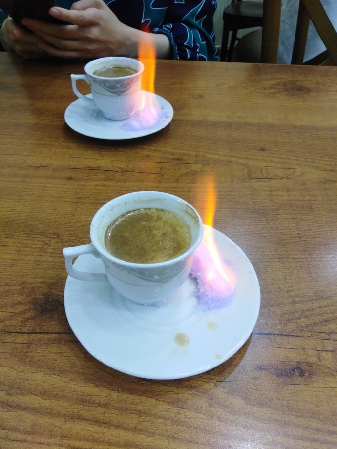 Kahvenin yanına en iyi ne gider?