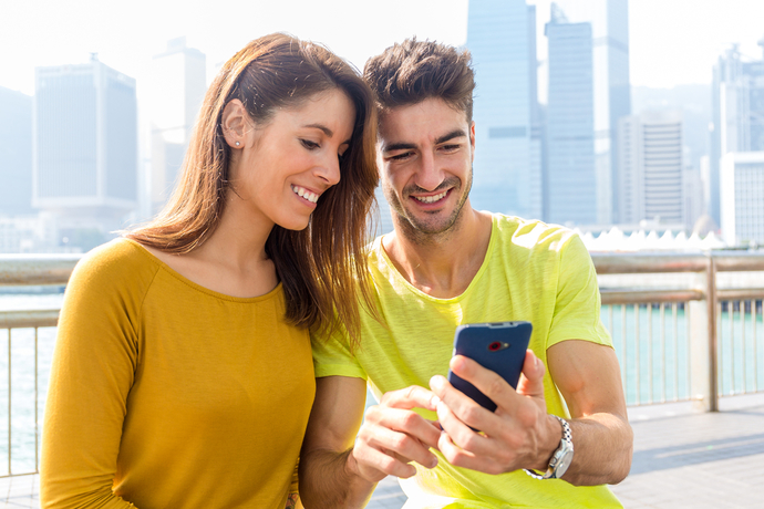 İlişkilerde telefonun ekran şifresini bilmenin önemi nedir?
