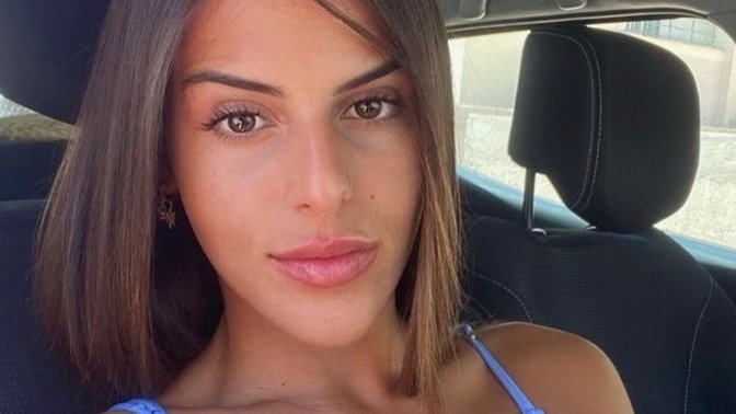 Bu kız trans kadınmış nasıl olabilir yaa? 