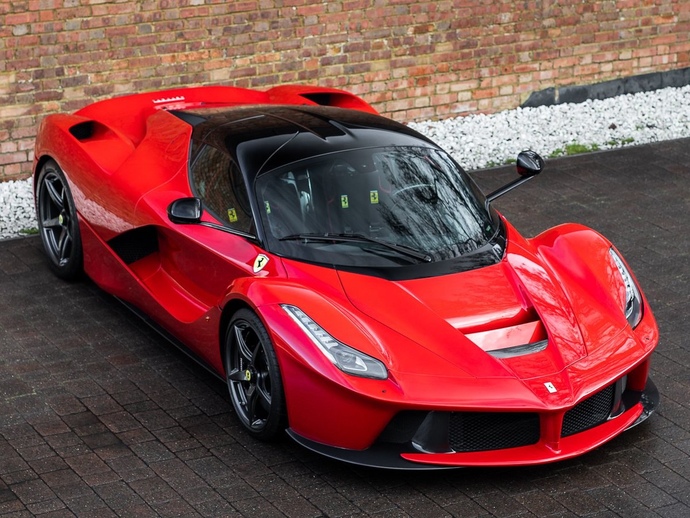 sizce hangi ferrari daha güzel??