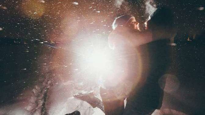 Aşk insanı en aciz zamanında mı bulur?