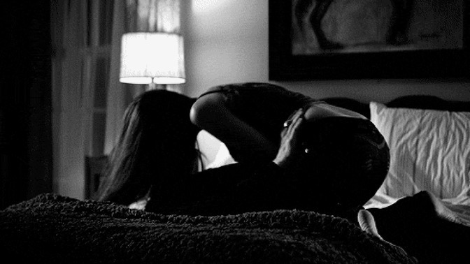 Yatakta sabırsız olan partner yaşanan seksi nasıl etkiler?